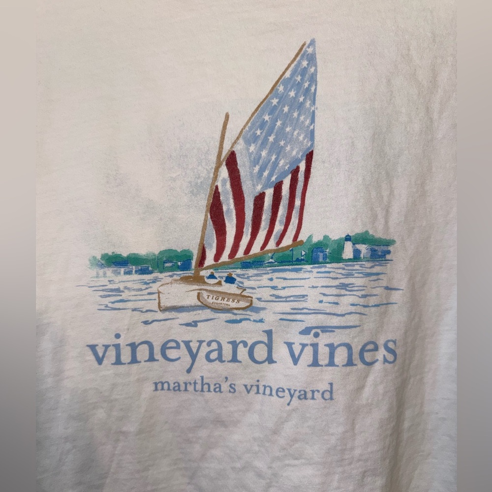 Vineyard Vines White American Flag Sailboat Graphic Pocket Tee Shirt Size M